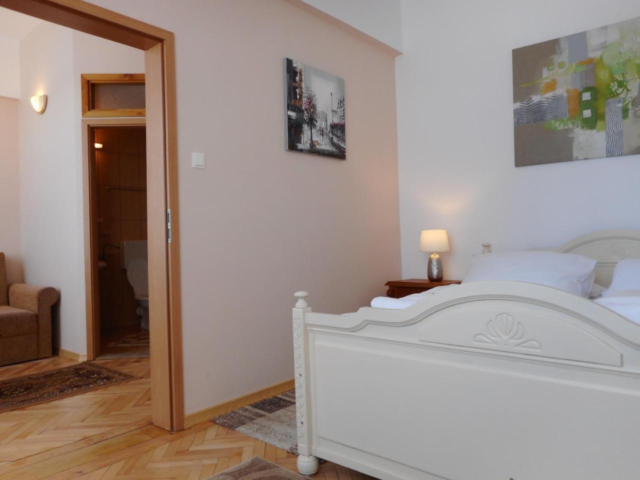 Hotel Holiday Victoria Виктория Экстерьер фото