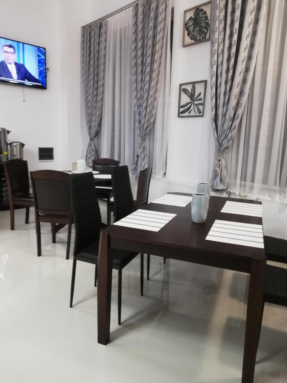 Hotel Holiday Victoria Виктория Экстерьер фото