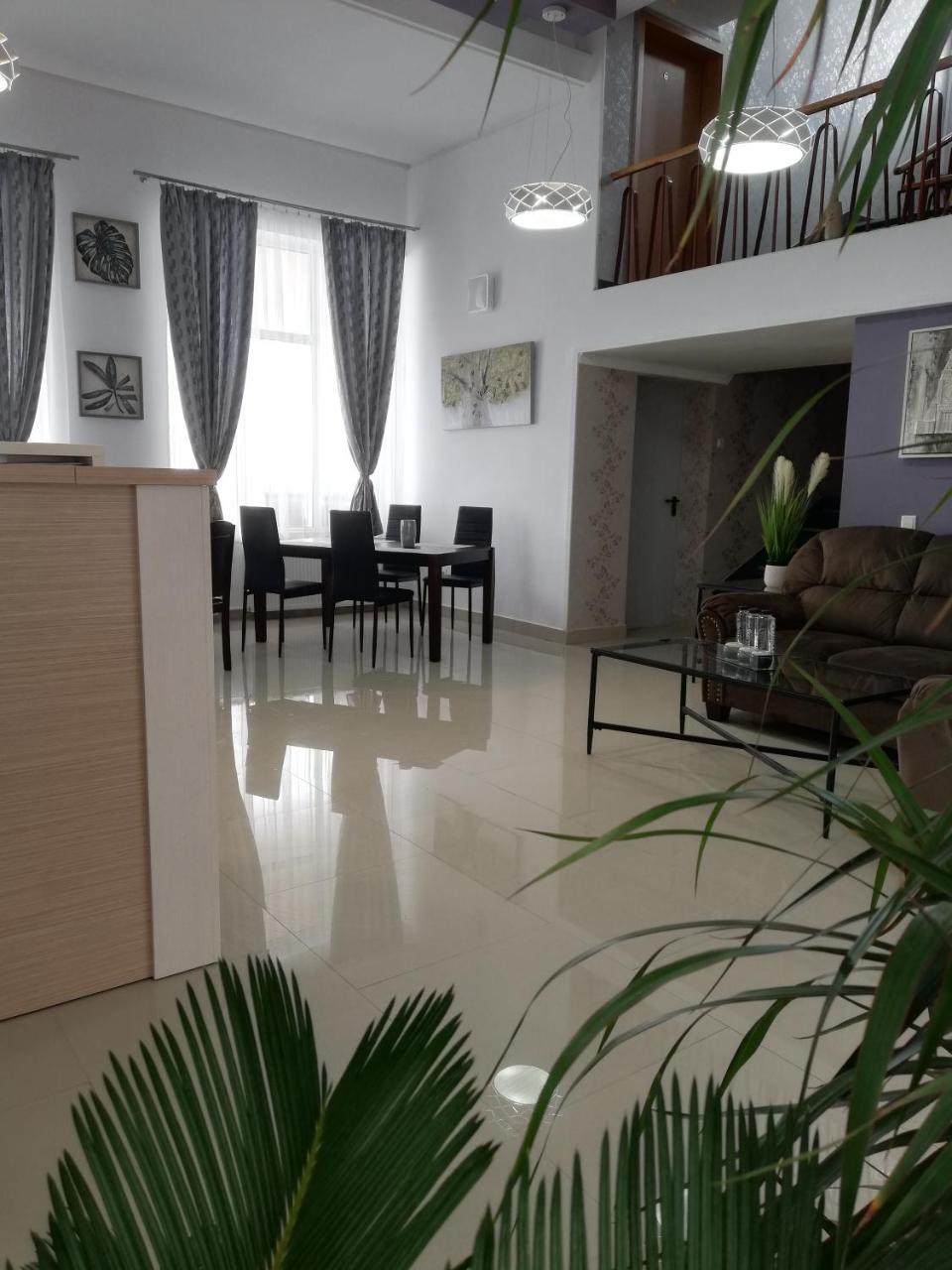 Hotel Holiday Victoria Виктория Экстерьер фото