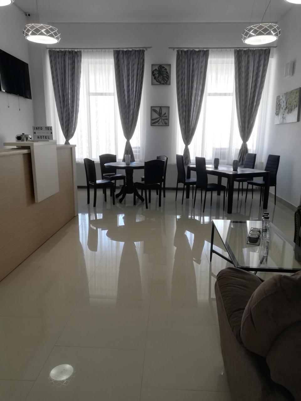 Hotel Holiday Victoria Виктория Экстерьер фото