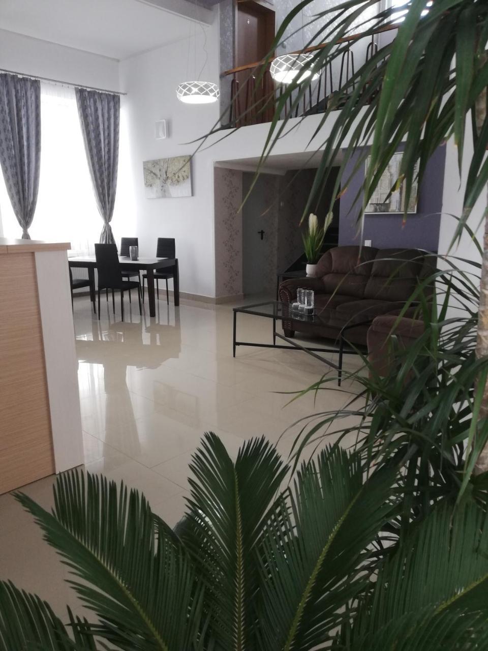 Hotel Holiday Victoria Виктория Экстерьер фото
