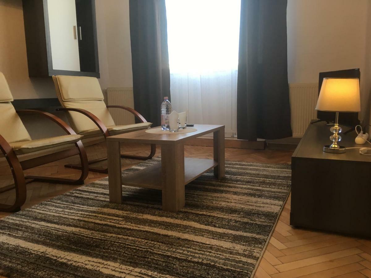 Hotel Holiday Victoria Виктория Экстерьер фото